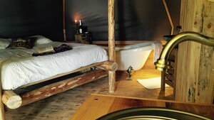 Lodge Venezia - 18m² - 1 bedroom, baroque, romantic with its bath-tub with included breakfast.