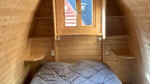 Pod 2 people. - 1 double bed - with WC and bathroom