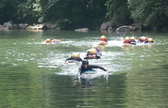 Hydrospeed dans les Landes et au Pays basque, descente de rivière en nage en eaux vives avec flotteur, activité sportive nature pour découvrir les sensations fortes au fil de l’eau dans un cadre exceptionnel