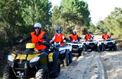 Randonnée quad dans les Landes et au Pays basque, balade en quad tout terrain à travers forêts, chemins et paysages naturels du Sud-Ouest, activité aventure accessible aux amateurs de sensations et de découverte en pleine nature