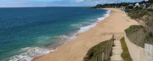 Descente vers une plage de Loire Atlantique avec l'océan 