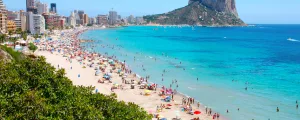 Plage de Calpe à Alicante sur la Costa Blanca et son rocher d’Ifash