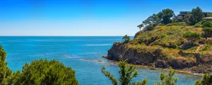 Anse ouverte sur la Mer Méditerranée en Occitanie