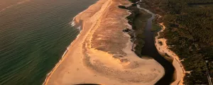 Courant d'Huchet sur la plage de Moliets dans les Landes