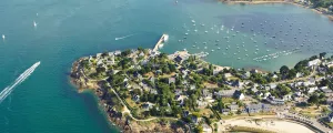vue aerienne port Narvalo, Golfe du Morbihan pour toutes vos vacances en bord de mer lors de votre séjour camping à Monterblanc dans le Finistère en Bretagne
