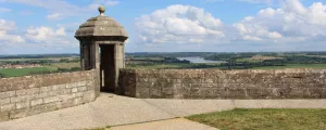 Peigney _ Haute Marne _ Grand Est _ Remparts de Langres  Tour piquante et lac de la Liez : Resasol pour vos vacances, loisirs et événements