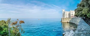 Castello di Miramare ,prés de Trieste dans la région du Frioul-Vénétie Julienne, en Italie