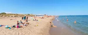 serignan-plage-herault-occitanie-france-campings-plage-personnes-mer-mediterranee-littoral-resasol-vacances-loisirs-evenements