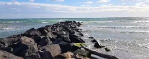 vias-plage-herault-occitanie-france-campings-rochers-bois-flotte-mer-mediterranée-resasol-vacances-loisirs-evenements