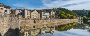 L'Aveyron passant devant Villefranche de Rouergue non loin de Martiel