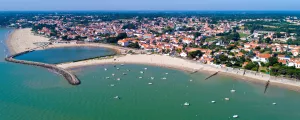 Vue aérienne de la plage de La Bernerie en Retz en Loire Atlantique