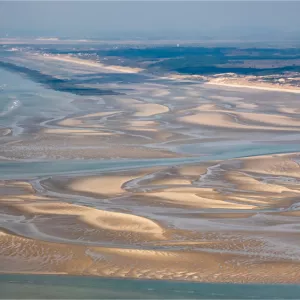 Baie de Somme à marée basse vue depuis un avion 