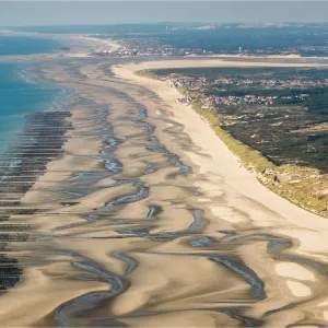 Baie de Somme à marée basse vue depuis un avion 