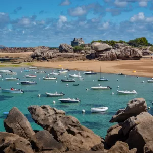 Bateaux amarrés dans une anse en Côtes d'Armor