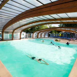 Piscine couverte et chauffée du camping La Marina à Messanges dans les Landes