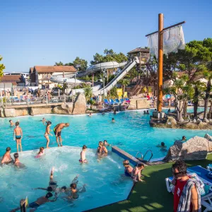 Piscine du parc aquatique du camping le Vieux Port à Messanges dans les Landes