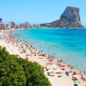 Plage de Calpe à Alicante sur la Costa Blanca et son rocher d’Ifash