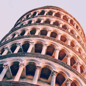 Tour de Pise au coucher de soleil en Italie