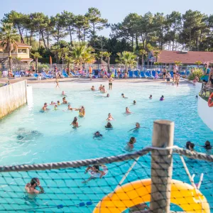 Piscine à vague du camping le Vieux Port à Messanges dans les Landes