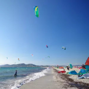 hyeres-var-paca-france-campings-plage-almanarre-resasol-vacances-loisirs-evenements