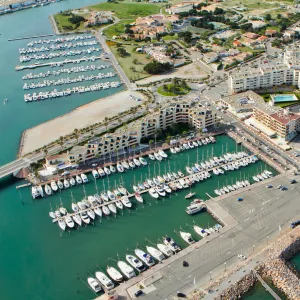 le-bacares-pyrenees-orientales-occitanie-france-campings-drone-bateaux-port-resasol-vacances-loisirs-evenements