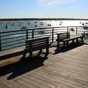 La Tranche-sur-Mer-vendee-pays-de-la-loire-france-campings-ponton-banc-bateaux-ocean-atlantique-vue-sur-mer-resasol-vacances-loisirs-evenements