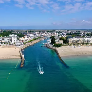 la-baule-escoublac-loire-atlantique-pays-de-la-loire-france-campings-port-bateau-embouchure-turquoise-eau-atlantique-resasol-vacances-loisirs-evenements