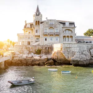 RESASOL PORTUGAL vue de la baie avec le palace Palmela à Cascais en bord de mer