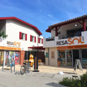 locaux de l'agence dans le secteur du tourisme Resasol basée à Vieux Boucau les Bains dans les Landes du Sud Ouest de la France pour tous vos voyages sur des terres de paradis jusqu'en Europe avec la Croatie l'Italie l'Espagne ou le Portugal pour vos vacances loisirs et événements