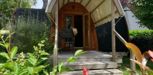 Pod - 1 tweepersoonsbed - met toilet en badkamer