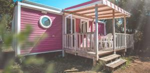 Stacaravan 2 slaapkamers met airconditioning + TV - by Maeva