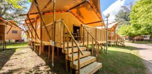 Tent Lodge 2 slaapkamers + TV