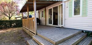 Stacaravan Premium met airconditioning 3 slaapkamers + TV - by maeva