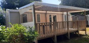 Mobil-home Confort 32m² - 3 chambres - Terrasse couverte - TV - lave-vaisselle