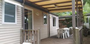 Stacaravan Family Confort 32m² (3 kamers) + overdekt terras + Clim