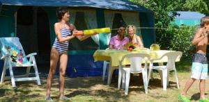 Tent Navajo 3 slaapkamers zonder sanitair (4 volwassenen + 2 kinderen) - by maeva