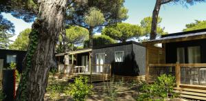 Premium Mobilheim 30m² (2 Schlafzimmer ) + Terrasse + TV + Bettwäsche und Handtücher