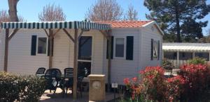 Stacaravan Standard 26m² 2 slaapkamers + terras (strandkant)