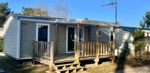 Stacaravan Premium  32m² 3 slaapkamers + Half-schaduwrijk terras + airconditioning (strandkant)