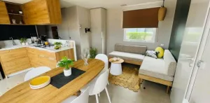NEW // Mobilheim Premium 40m² (3 Schlafzimmer) + Überdachte Terrasse + TV + air cooler+ 2SDB + BBQ