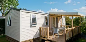 Mobilheim Standard 32m² (3 Schlafzimmer) + TV + Überdachte Terrasse - Anreise Sonntag + BBQ
