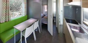 Stacaravan met airconditioning 2 slaapkamers + TV - by maeva
