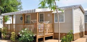 Stacaravan met airconditioning 3 slaapkamers + TV - by maeva
