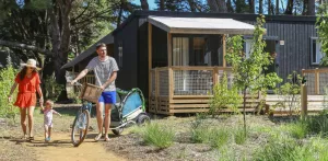 Premium stacaravan 34 m² - 3 slaapkamers + overdekt terras + wasmachine + tv + beddengoed en handdoeken inbegrepen + airco - 7 nachten