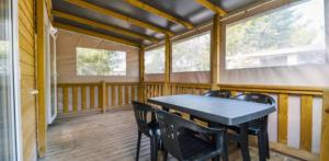 Mobile-home Or 2 bedrooms + TV