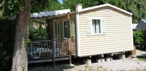 Stacaravan Standard  18m² (1 kamer) + schaduwrijk terras