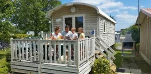 Wohnwagen 20m² (2 Zimmer) + TV + Terrasse + BBQ
