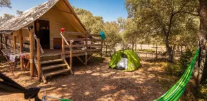 Bungalow in Tuch Confort SAFARI 20m² (2 Zimmer - ohne sanitäre Anlagen) + Halbüberdachte terrasse
