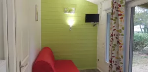 Chalet  CONFORT + 27m² (2 Zimmer) Klimaanlage / Spühlmaschine / TV  - überdachte Terrasse