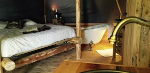 Lodge Venezia - 18m² - Barok, romantisch met zijn badkuip met ontbijt inbegrepen.